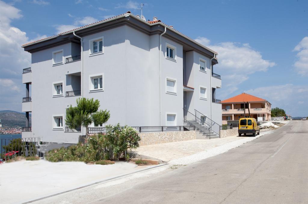 Apartments Maja Donji Okrug  Buitenkant foto