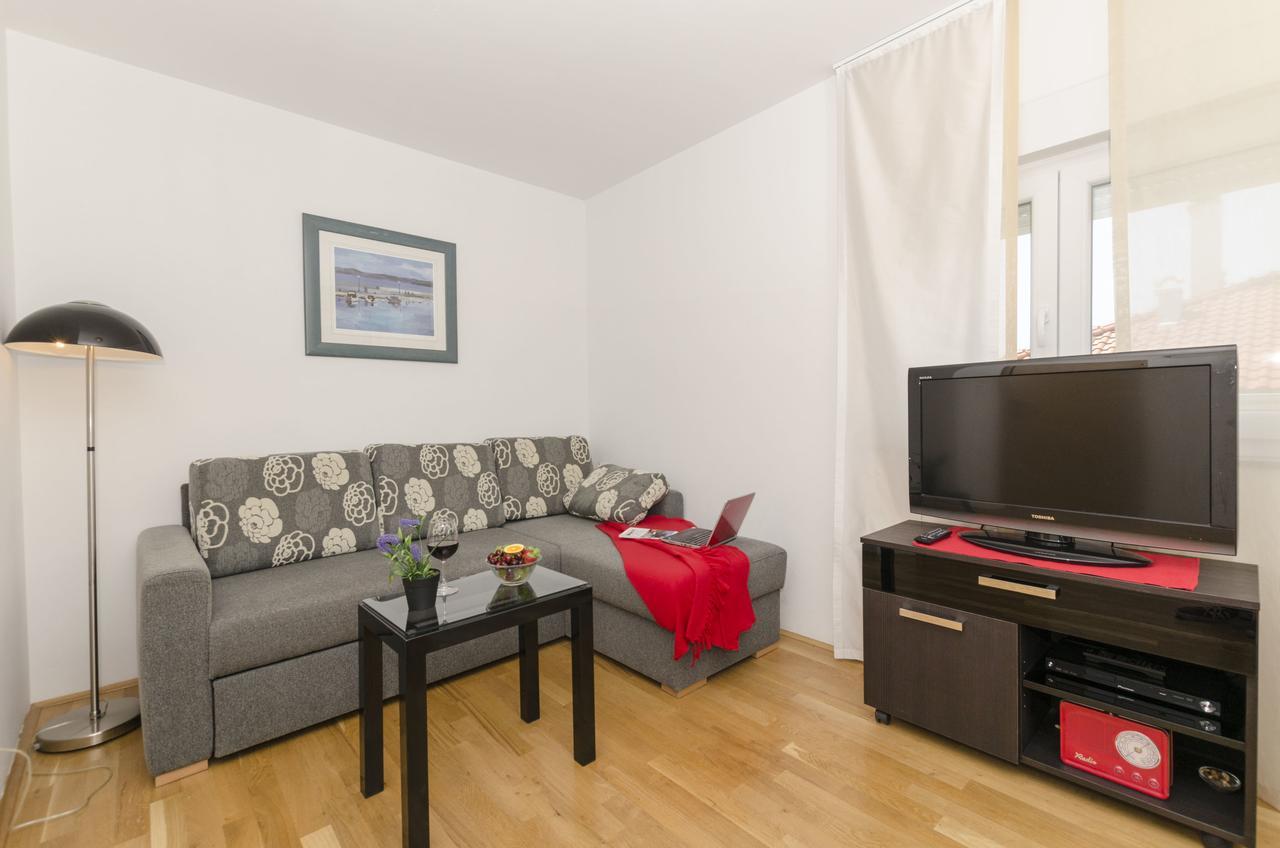 Apartments Maja Donji Okrug  Buitenkant foto