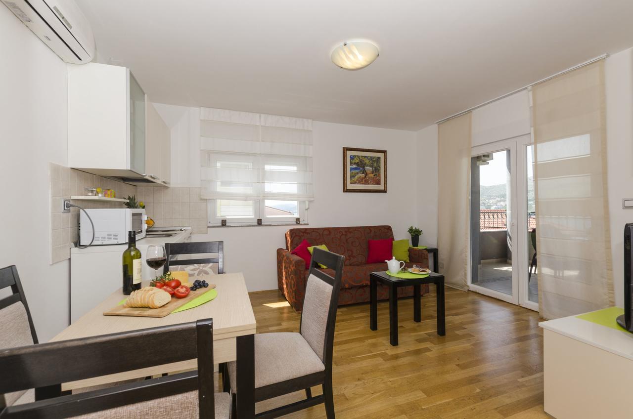 Apartments Maja Donji Okrug  Buitenkant foto