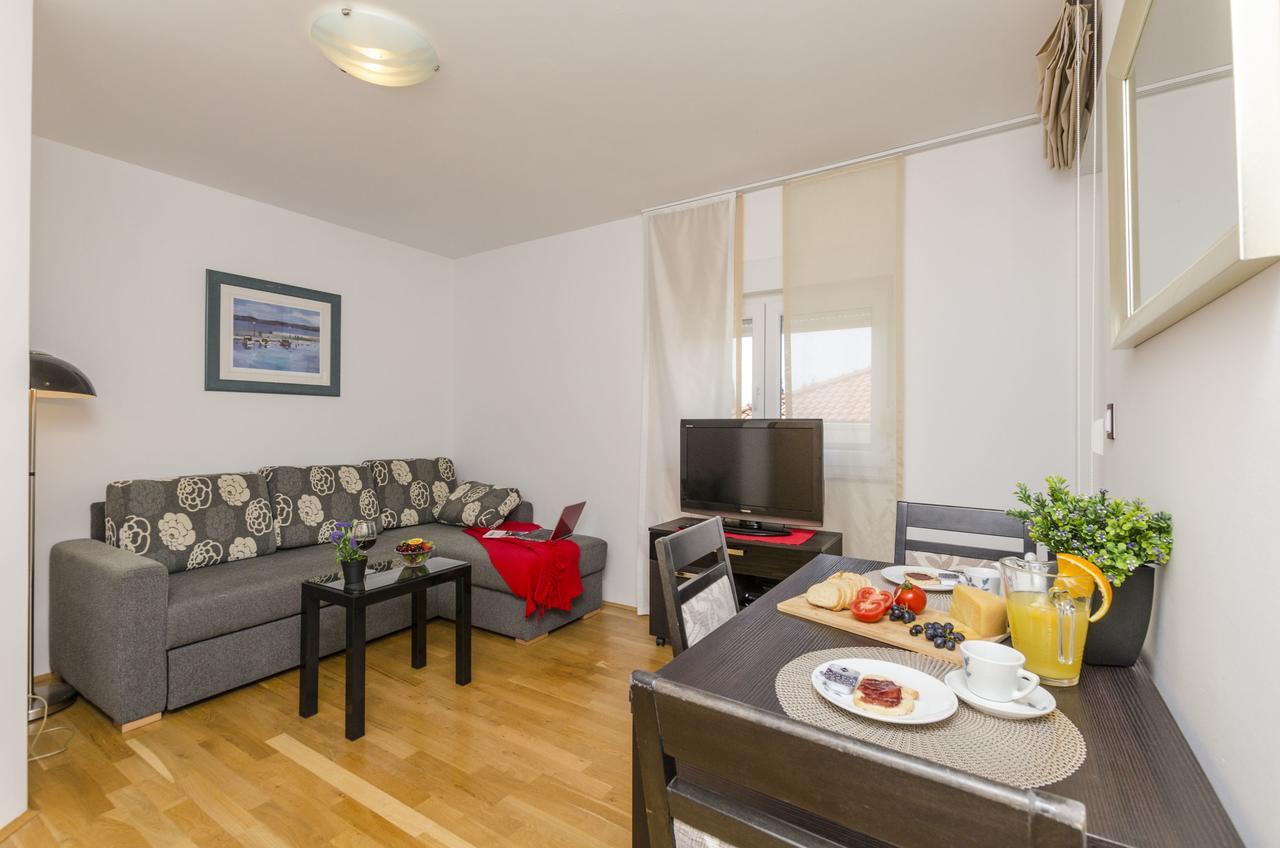 Apartments Maja Donji Okrug  Buitenkant foto