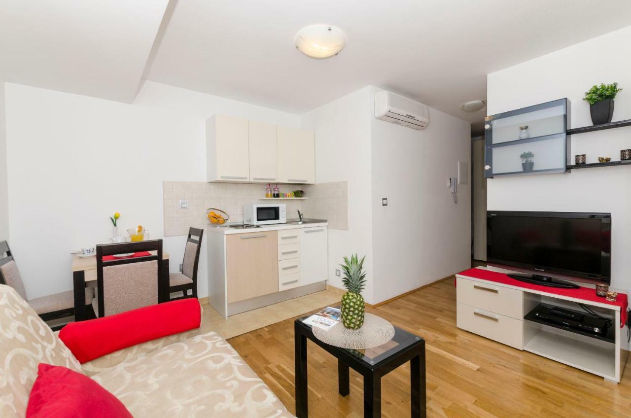 Apartments Maja Donji Okrug  Kamer foto