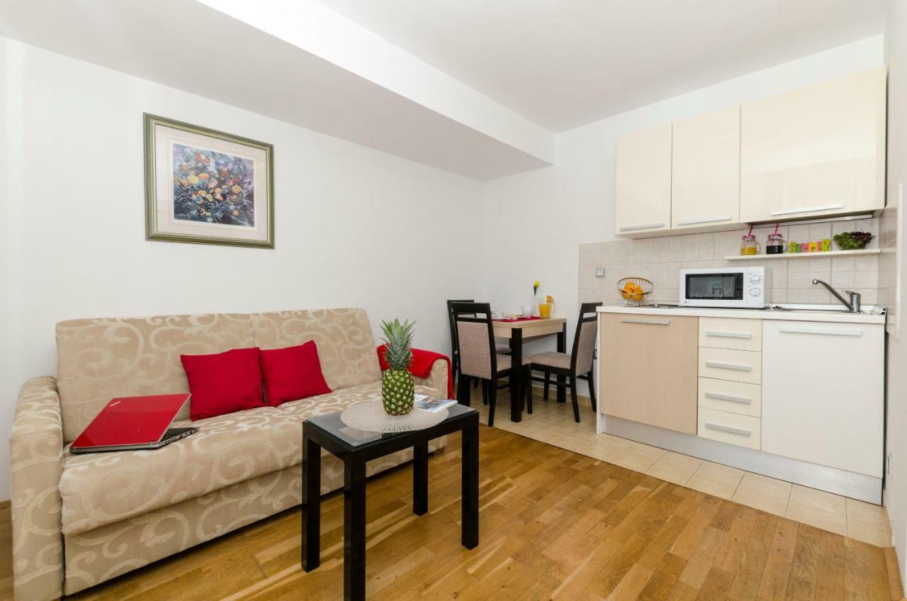 Apartments Maja Donji Okrug  Kamer foto